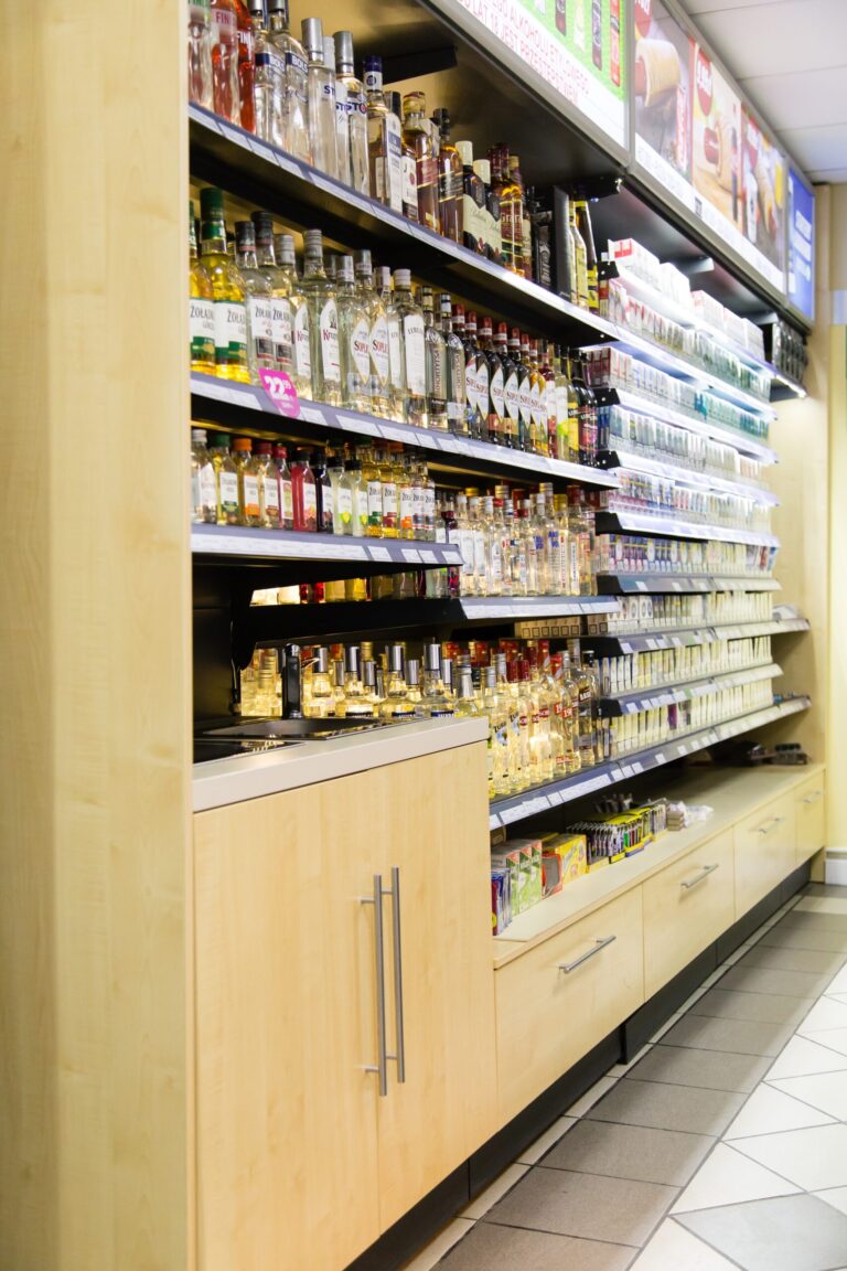 meble na wymiar do stacji paliw